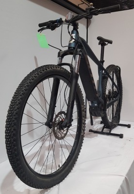 SCOTT ASPECT ERIDE 930 FRAME SIZE L (WITHOUT PEDALS - STANDARD) MODEL 280740 CONDITION OF USE HARDTAIL ELECTRIC MOUNTAIN FOR OFF ROAD. NOW WITH AN INTEGRATED BATTERY, AND POWERED BY A 625WH BOSCH DRIVE SYSTEM. FRAME: ALLOY FRAME, TAPERED HEADTUBE E2, CUS