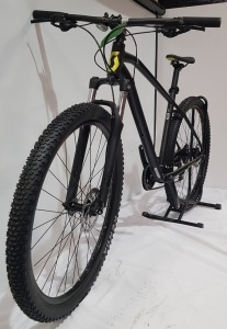 SCOTT ASPECT 960 BLACK FRAME SIZE L (WITHOUT PEDALS - STANDARD) MODEL : 286344 CONDITION OF USAGE 3 EXAMPLE CROSS COUNTRY AND MARATHON PLEASE CHECK THE DETAIL FOR MORE INFORMATION FRAMEASPECT 900-700 SERIES / ALLOY 6061 CUSTOM TUBING BSA73 / INTERNAL CAB