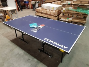 1 X BRAND NEW ASSEMBLED FULL SIZE DONNAY INDOOR/OUTDOOR PING PONG TABLES - WITH NET AND BATS - OUTDOOR COVER - FOLDABLE