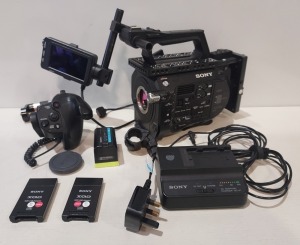 SONY PXW-FS7 4K SUPER 35MM EXMOR CMOS SENSOR XDCAM CAMERA WITH A MOUNT LENS SYSTEM, 4K / 2K RAW AND XAVC RECORDING OPTIONS COMPLETE WITH STEADY ARM, SPARE BATTERIES & MEMORY CARDS AND A CAMRADE WET SUIT RAIN COVER FOR SONY FS7