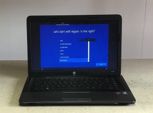 HP 655 LAPTOP WITH AMD E2-1800 CPU, 4GB RAM, 120GB SSD, (DATA WIPED & WIN 10 INSTALLED), GOOD BATTERY, SCREEN FAULT, DARK PATCH - NO CHARGER