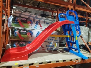 1 X BIG SPLASH SLIDE - HEIGHT 114CM X LENGTH 85CM X WIDTH 189CM IN ONE BOX