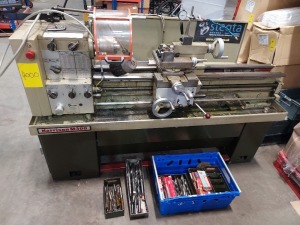 HARRISON M300 CENTRE LATHE, METRIC, COOLANT WITH BASE & HOSE, SWING 13, 1870MM X 610MM BED, REAR GUARD WITH ASSOCIATED TOOLING