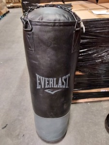 1 X BRAND NEW 45KG EVERLAST PUNCHING BAG - DIAMETER 40CM - LENGTH 130CM