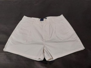 36 X BRAND NEW WOMENS WHITE CHINO SHORTS IN SIZE 32R IN ONE BOX AND FIVE LOOSE