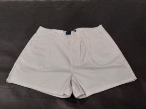 36 X BRAND NEW WOMENS WHITE CHINO SHORTS IN SIZE 30R