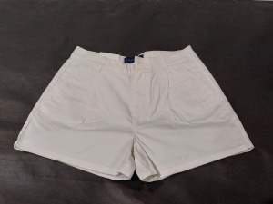 36 X BRAND NEW WOMENS WHITE CHINO SHORTS IN SIZE 28R