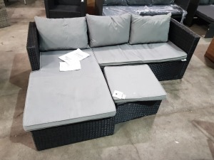 1 X STUDIO BALI RATTAN CORNER SOFA SET - INCLUDES GLASS TOP TABLE - IN BLACK COLOUR WITH GREY COLOURED CUSHIONS - (PRE - BUILT)