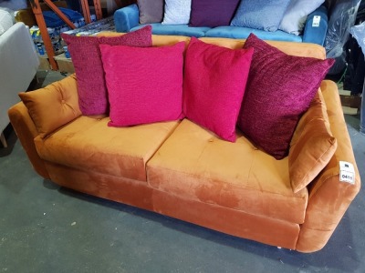 1 X 2 SEATER ORANGE SOFA WITH 4 RED CUSHIONS SIZE 174CM LENGTH - 92CM WIDTH - 85CM HEIGHT