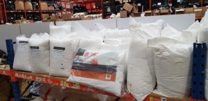 30 + BRAND NEW MIXED BEDDING LOT CONTAINING THE FINE BEDDING COMPANY SLEEP SOFT PILLOWS SIZE MEDIUM 74 X 78CM - MUSBURY FABRICS QUILTED MATTRESS PROTECTORS IN SSUPERKING SIZE - MUSBURY PEACHSKIN DUVETS IN SIZE DOUBLE 200CM X 200CM TOG 10.5 ETC ON A FULL B