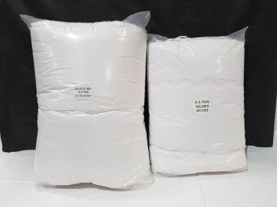 11 X BRAND NEW MIXED BEDDING LOT CONTAINING 6 ISLAND DUVETS 4.5 TOG & 5 DOUBLE MICROFIBRE DUVETS 10.5 TOGS IN TWO BAGS