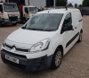 WHITE CITROEN BERLINGO 625 LX HDI DIESEL PANEL VAN 1560CC FIRST REGISTERED 24/3/24 REG: BV13XNE MILEAGE: 77,529 MILES 1 KEY, NO V5, MOT UNTIL 13/10/24 RIGHT HAND DRIVE, ROOF RACK, 3 SEATER CAB RADIO/CD PLAYER - 2