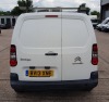 WHITE CITROEN BERLINGO 625 LX HDI DIESEL PANEL VAN 1560CC FIRST REGISTERED 24/3/24 REG: BV13XNE MILEAGE: 77,529 MILES 1 KEY, NO V5, MOT UNTIL 13/10/24 RIGHT HAND DRIVE, ROOF RACK, 3 SEATER CAB RADIO/CD PLAYER - 6