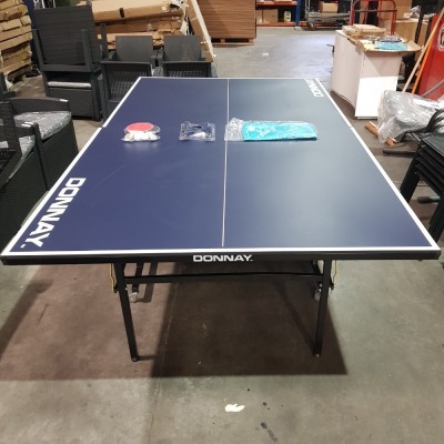 1 X BOXED ( UNKNOWN CONDITION ) DONNAY INDOOR / OUTDOOR FOLDABLE TABLE TENNIS TABLE - INCLUDES NET / BATS / BALLS AND COVER L 274 X W 152.5 X H 76 CM ( PLEASE NOTE THIS IS CUSTOMER RETURN )