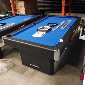 1 X PRE BUILT RILEY 7FT POOL TABLE INCLUDES CUES / BRUSH / CHALK / BALLS AND TRAINGLE (L 213 X W 120 CM X 80 CM ) PLEASE NOTE THIS IS CUSTOMER RETURN - SLIGHT CRACKS ON SIDE BOARD - DOES NOT AFFECT TABLE TOP