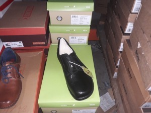 10 X BRAND NEW BOXED WALD LAUFER SHOES IN VARIOUS STYLES AND SIZES