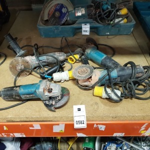 4 PIECE TOOL LOT CONTAINING 1 X MAKITA ANGLE GRINDER ( 9557NBR) 1 X MAKITA ANGLE GRINDER ( 9565CR ) 1 X MAKITA ANGLE GRINDER (GA4530R ) 1 X MAKITA ANGLE GRINDER ( UNKNOWN )