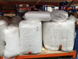 LARGE AMOUNT OF BRAND NEW BEDDING LOT CONTAINING MUSBURY PEACHSKIN DUVET SUPERKING SIZE 260 X 220 CM 10. 5 TOG - LUXURY DIAMOND MATTRESS TOPPERS 135 X 190CM - SINGLE MICROFIBRE BED DUVETS 135CM X 198CM 10.5 TOG - BSB 13.5 TOG - QUILTED PILLOWCASE ON HALF 