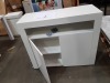 1 X BRAND NEW DISPLAY CABINET WITH 2 DOOR STORAGE COMPARTMENT IN WHITE WITH LED LIGHTING - 108 CM LENGTH - 40CM DEPTH - 92.5 CM HEIGHT