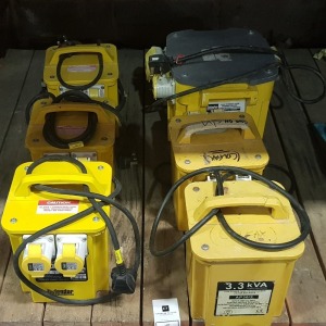 6 PIECE MIXED TRANSFORMERS CONTAINING 1 X DEFENDER 110 V POWER TOOL TRANSFORMER 5.0 KVA ( E205042) 3 X DEFENDER 110 V TRANSFORMERS 3.0 KVA (E203010) 2 X DEFENDER 110 V TRANSFORMERS 3.3 KVA (AP30/2 )