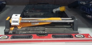 3 PIECE TOOL LOT CONTAINING 1 X BOSCH (GST 150 - BCE ) 110 V JIGSAW 1 X HEAVY DUTY CONTRACTOR GENERAL PURPOSE TILE CUTTER 1 X FORGE STEEL SPIRIT LEVEL