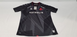 21 X BRAND NEW HUMMEL ASTRALIS 20/21 GAME JERSEY IN BLACK WITH MULTIPLE SPONSORSHIP BRANDING SIZE MEDIUM - IN ONE TRAY - TRAY NOT INCLUDED