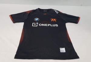 20 X BRAND NEW FNATIC PRO JERSEY 2021 IN BLACK WITH MULTIPLE SPONSORSHIPS ALL IN SIZE SMALL - IN ONE TRAY - TRAY NOT INCLUDED