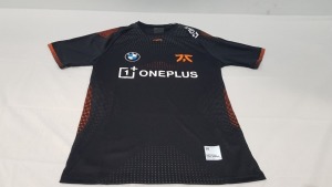 20 X BRAND NEW FNATIC PRO JERSEY 2021 IN BLACK WITH MULTIPLE SPONSORSHIPS ALL IN SIZE SMALL - IN ONE TRAY - TRAY NOT INCLUDED