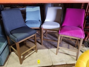 4 X HIGH BAR STOOLS WITH WALNUT WOOD BASE IN VARIOUS COLOURS TO INCLUDE PINK / CHARCOAL GREY / TEAL AND CREAM - ( SEAT HEIGHT - 68 CM ) ( PLEASE NOTE THIS IS EX SHOWROOM DISPLAY )