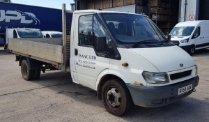 WHITE FORD TRANSIT 350 LWB DIESEL VAN 2402CC FIRST REGISTERED 1/12/2004 REG: MV54AOW MILEAGE: 163,241 V5, MOT UNTIL 6/12/24, 1 KEY ALUMINIUM DROPSIDE BODY, RIGHT HAND DRIVE 3 SEATER CAB