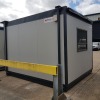 MODULAR PORTACABIN OFFICE DIMENSIONS - LENGTH 3.7M X WIDTH 3.17M X HEIGHT 2.76M S/N 729-98 2 WINDOWS & 1 DOOR INTERNAL CIRCUIT BOARD, ELECTRICS & FLUORESCENT TUBE LIGHT INSTALLED - 4