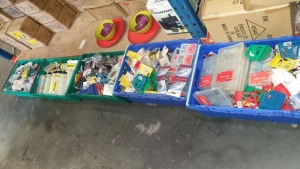 AUTOMOTIVE / CAR SPARES TRADE LOT IN 5 TRAYS IE. SPLIT PINS, BULBS, SCRAPERS, PLUS A LARGE SELECTIONS OF WOOD SCREWS, SELF TAPPING SCREWS AND OTHER FIXINGS ETC (TRAYS NOT INCLUDED)