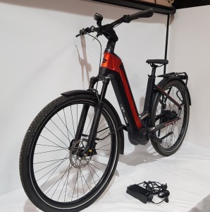 BERGAMONT E-VILLE PRO BELT BIKE MODEL: 280970 ; FRAME SIZE 50CM STATE-OF-THE-ART LOW-STEP BIKE WITH MAXIMUM INTEGRATION, LOOKS AND VERSATILITY. THE COMBINATION OF THE LATEST GENERATION BOSCH DRIVE, BELT DRIVE AND AUTOMATIC GEAR SHIFTING MEETS THE HIGHEST