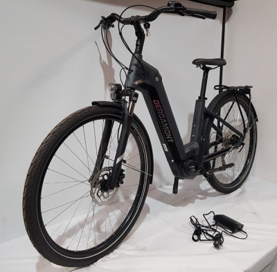 BERGAMONT E-HORIZON TOUR 500 WAVE BIKE MODEL: 281010 ; FRAME SIZE 44CM VERSATILE E-TREKKING BIKE WITH NEWLY DEVELOPED WAVE FRAME IN MONOTUBE CONCEPT DESIGN, WITH EXCELLENT ERGONOMICS AND EXCEPTIONAL DRIVING CHARACTERISTICS. NOW WITH MAXIMUM INTEGRATION