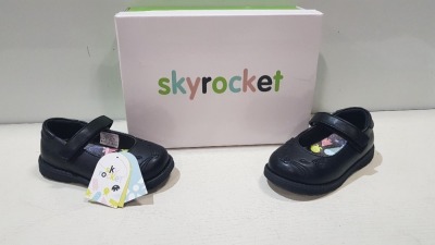 10 X BRAND NEW GIRLS SCHOOL SHOES WITH CAT SYMBOL IN BLACK SIZE UK 7 IN ONE BOX