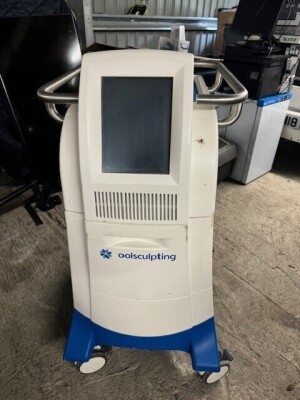 1 X COOLSCULPTING ZELTIQ AESTHETICS MACHINE SERIAL NO M747T400 ****PLEASE NOTE ASSET IS LOCATED IN CROYDON AND MUST BE COLLECTED IN PERSON BY 30TH AUGUST TO AVOID STORAGE CHARGES ****