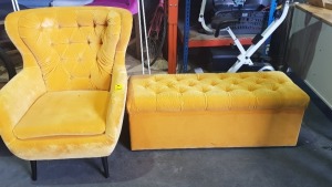 2 PIECE MIXED LOT CONTAINING 1 X MUSTARD COLOURED VELVET CURVED BUTTONED BACK ARMCHAIR AND 1 X MUSTARD VELVET COLOURED OTTOMAN BOX ( SLIGHT STAINS ON TOP ) ( SOFA.COM RETURNS )