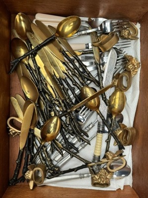 LARGE SELECTION OF SILVER & GOLD COLOURED CUTLERY (SEE ALL IMAGES) *** NOTE: ASSETS LOCATED IN CROYDON. WILL NEED COLLECTING IN PERSON BY 30TH AUGUST 2024 TO AVOID STORAGE CHARGES ***