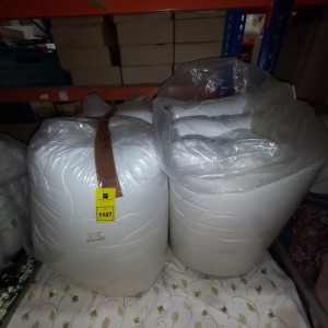 11 X BRAND NEW MIXED SINGLE BED DUVETS - 6 IN 10.5 TOG - 5 IN 13.5 TOG IN TWO LARGE BAGS