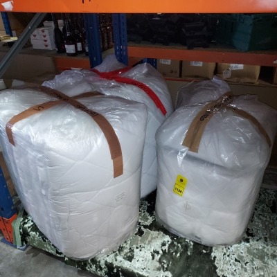 17 X BRAND NEW MIXED BEDDING LOT CONTAINING 10 LUXURY DIAMOND MATTRESS TOPPER SIZE 160CM X 200CM - 7 FULLY FITTED MATTRESS PROTECTORS SIZE 39 X 78 IN THREE LARGE BAGS