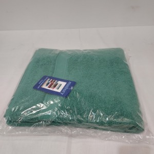 20 X BRAND NEW MUSBURY FABRICS SUPERSOFT TOWELS IN FOREST GREEN SIZE 100 X 150 IN 2 BOXES