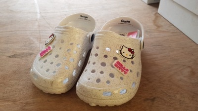 80 X BRAND NEW HELLO KITTY KIDS CROCS IN WHITE WITH HELLO KITTY SYMBOL - SIZES INCLUDE 10--11-12-13-1 ETC IN 2 BOXES