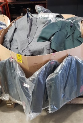 250 X BRAND NEW MIXED BLAZER LOT CONTAINING BOYS BLAZER IN GREEN - BOYS BLAZER IN NAVY - ALL IN MIXED SIZES ETC IN A FULL PALLET BOX