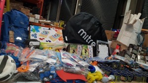 100 + BRAND NEW MIXED SPORT EQUIPMENT LOT CONTAINING MITRE FOOTBALL POP UP NET - VANGO HIKING BACKPACK IN BLUE - KOOKABURRA CHAMOIS GRIPS - SLACKERS SLACK LINE PACKS - SLACKERS TREE HUGGERS - SONDICO KEEPER GLOVES - CORNHOLE SET - BALL BAGS - PALMAX AQUA 