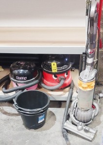 6 X MIXED LOT CONTAINING - 3 X VACUUM CLEANER- 1 NUMATIC - 1 HETTY - 1 DYSON - 3 X BRAND NEW 14 LITRE BUILDERS BUCKET