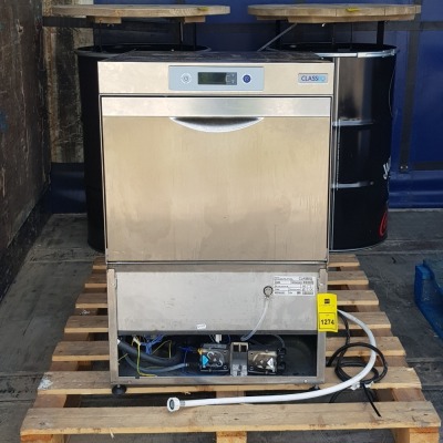 1 X USED CLASS EQ GRAVITY DRAIN GLASS WASHER MODE;L- G500 85X55X61CM FRONT BOTTOM PANEL MISSING