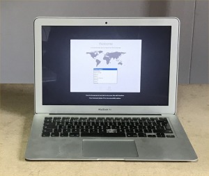 APPLE 13 INCH A1466 EMC 2925 MACBOOK WITH INTEL I5-5250U CPU, 4GB RAM, 250GB STORAGE, MACOS CATALINA, MISSING KEY - NO POWER LEAD