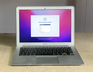 APPLE 13 INCH A1466 EMC 2925 MACBOOK WITH INTEL I5-5250U CPU, 4GB RAM, 250GB STORAGE, MACOS MONTEREY - NO POWER LEAD