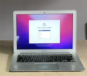 APPLE 13 INCH A1466 EMC 2925 MACBOOK WITH INTEL I5-5250U CPU, 4GB RAM, 250GB STORAGE, MACOS MONTEREY - NO POWER LEAD