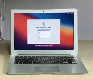 APPLE 13 INCH A1466 EMC 2632 MACBOOK WITH INTEL I5-4260U CPU, 4GB RAM, 120GB STORAGE, MACOS BIG SUR, FAULTY NUMBER KEYS